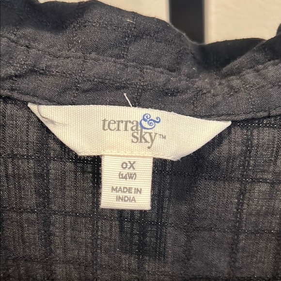 Terra & Sky Black Textured Dress - Picture 2 of 4